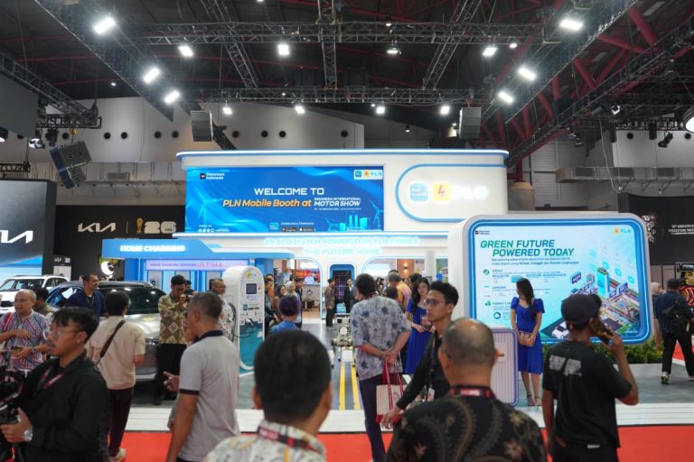 Booth-PLN-Mobile-di-IIMS